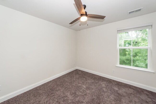 Building Photo - 7787 Montview Rd