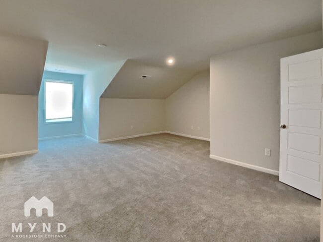 Building Photo - 252 Shingle Oak Rd