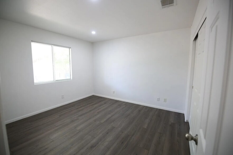 Building Photo - 6313 Palo Verde Ave