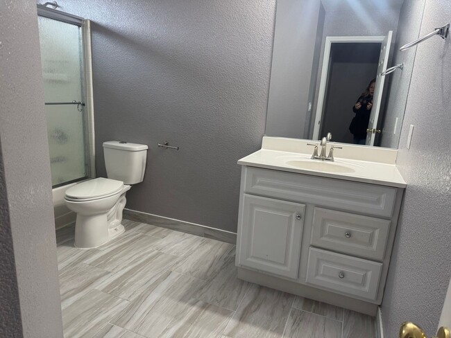 Building Photo - 245 Rambler Rose Ln