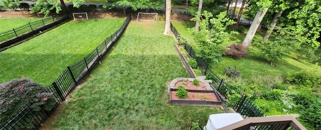 Building Photo - 5583 Julian Pl