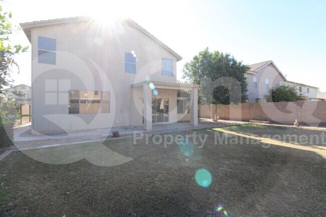 Building Photo - 490 W Ebony Way