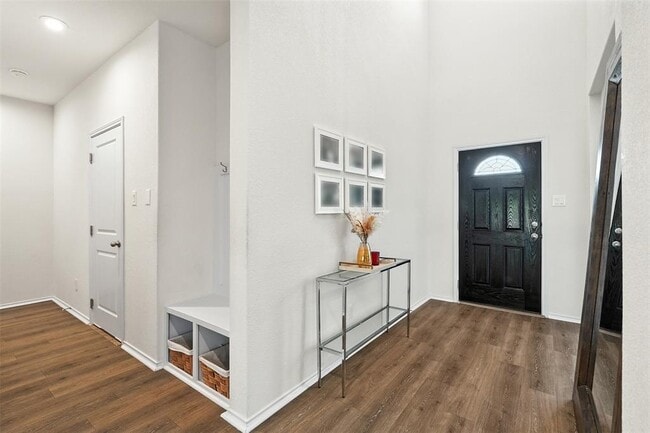 Building Photo - 211 Brookside St