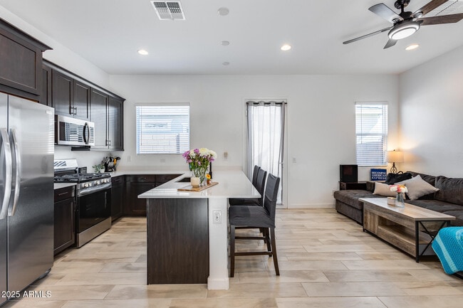 Building Photo - 7694 W Desert Spoon Dr