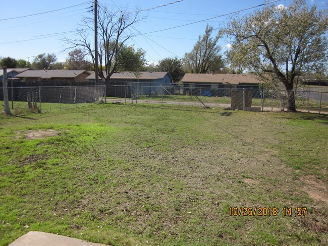 Building Photo - Hamlet