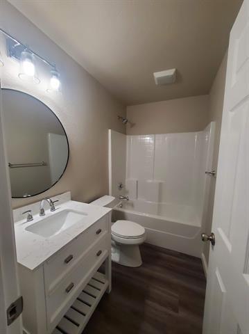 Building Photo - 501 Poindexter Ave