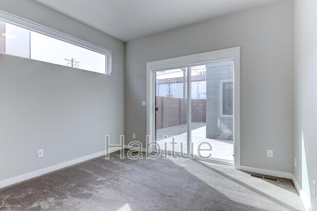 Building Photo - 1639 W Idaho St
