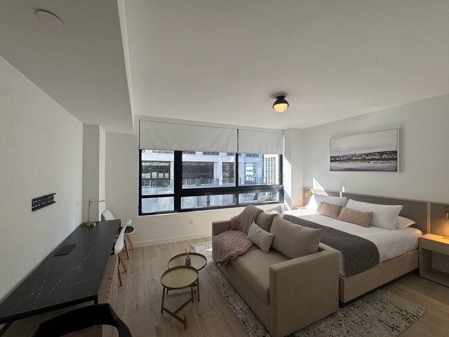 Building Photo - 225 N Miami Ave