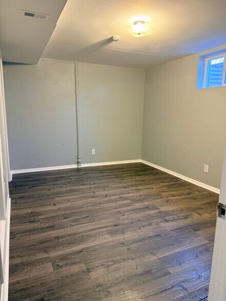 Basement den, storage or it could be fourth bedroom - 6898 Newman Street