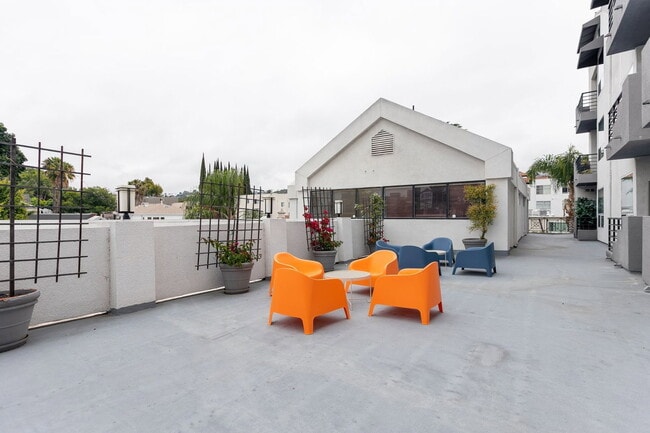 Building Photo - 14515 Dickens St