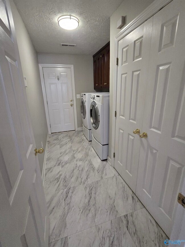 Building Photo - 100 Tanglefoot Dr
