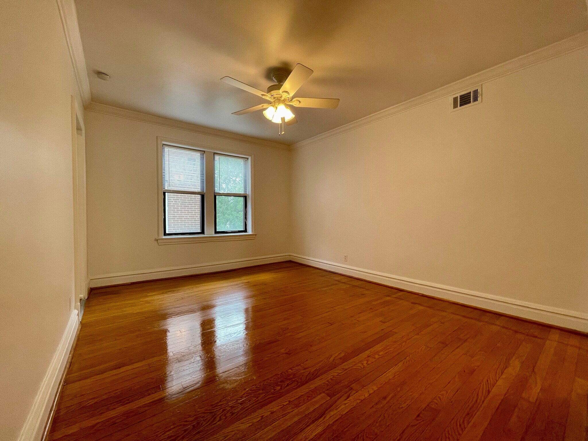 Building Photo - 6238 Southwood Ave