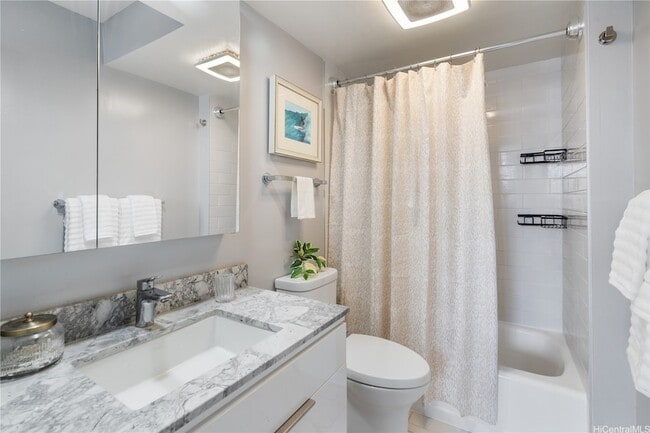 Building Photo - 400 Hobron Ln