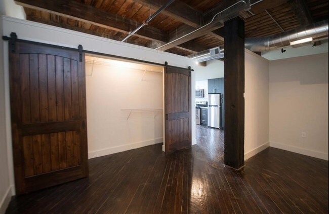 Building Photo - 806 Sampson St