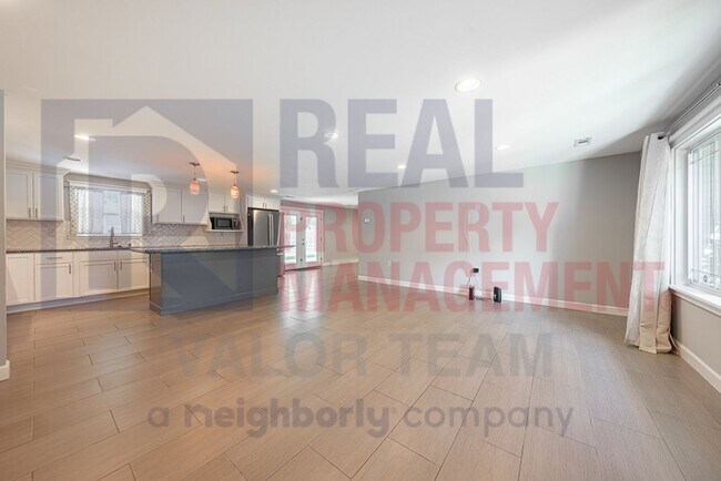 Building Photo - 1725 Crock Dr