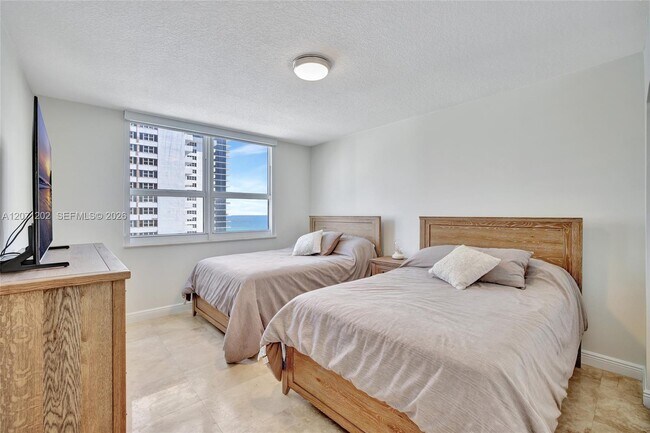 Building Photo - 2080 S Ocean Dr