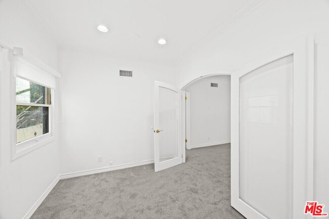 Building Photo - 502 Smithwood Dr