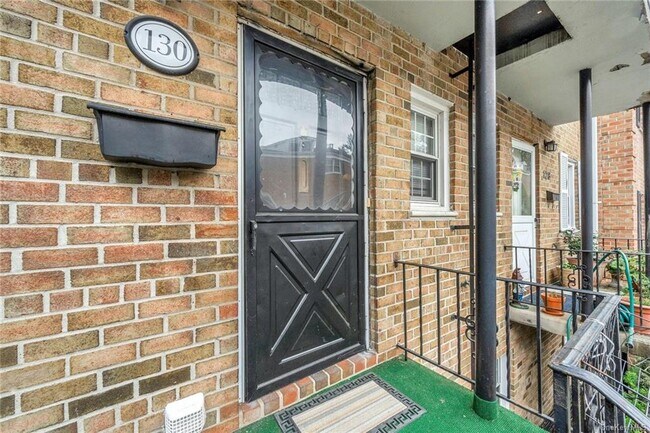 Building Photo - 130 Texas Ave