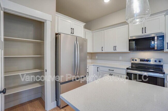 Building Photo - 2351 E Otter Lp