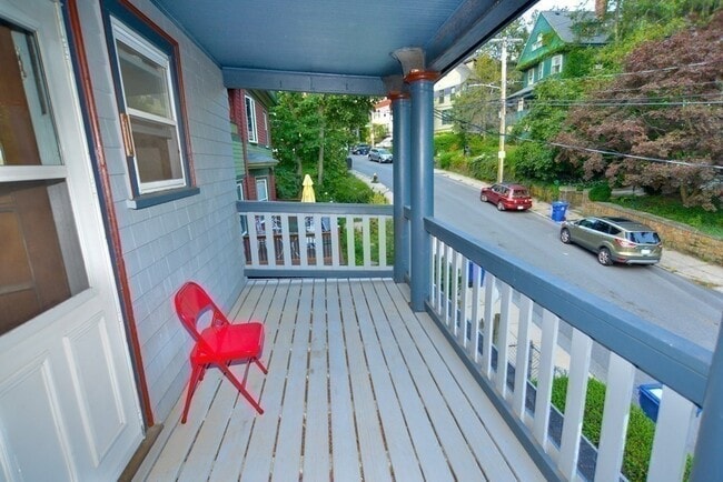 Building Photo - 89 Rockview St