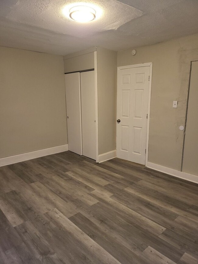 Building Photo - 3666 Glenway Ave