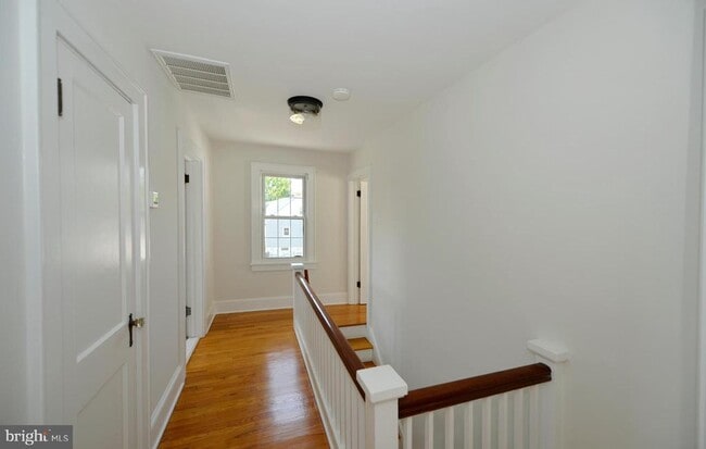 Building Photo - 31 W Whitlock Ave