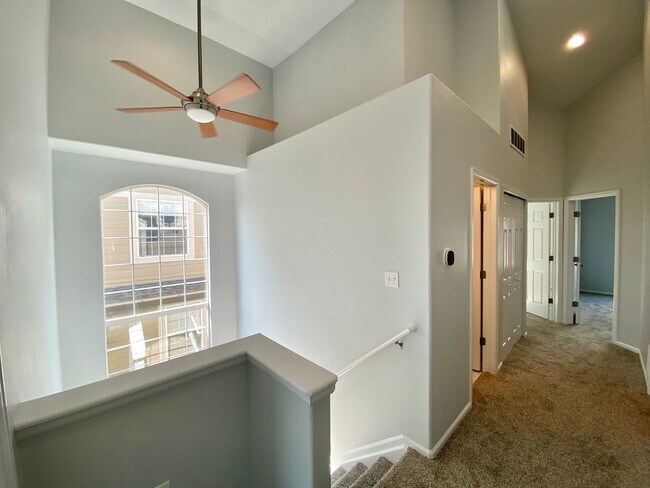 Building Photo - Fantastic Highlands Ranch Townhome - 3bed,...