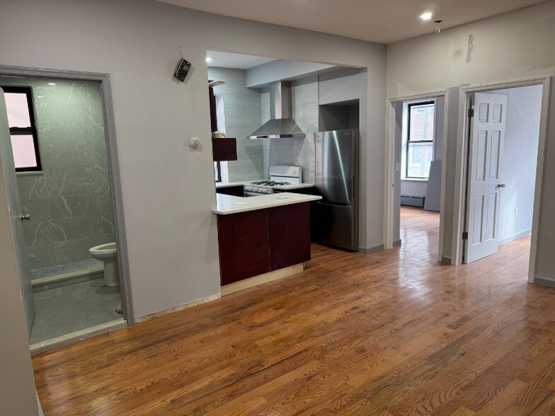 Building Photo - 63 Bay 37th St