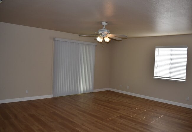 Building Photo - Rare Winters Home!