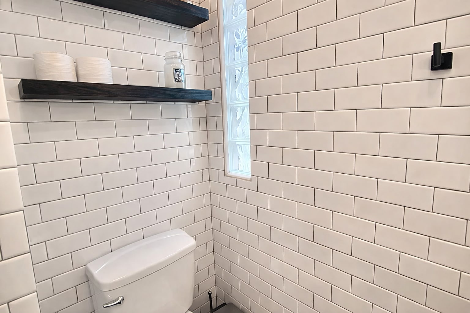 Building Photo - 625 Selkirk St