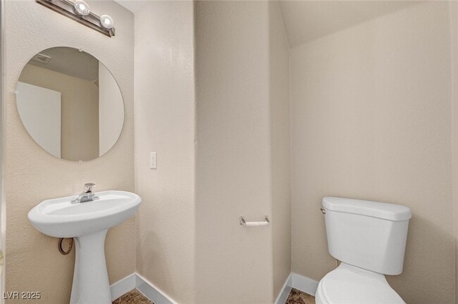 Building Photo - 494 Groft Way