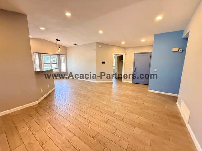 Building Photo - Three bedroom home with spacious great room