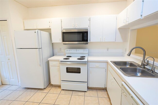 Building Photo - 8545 Hunters Key Cir