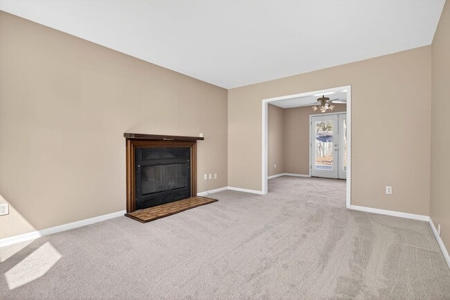 Building Photo - Beautiful Home located near CNU!