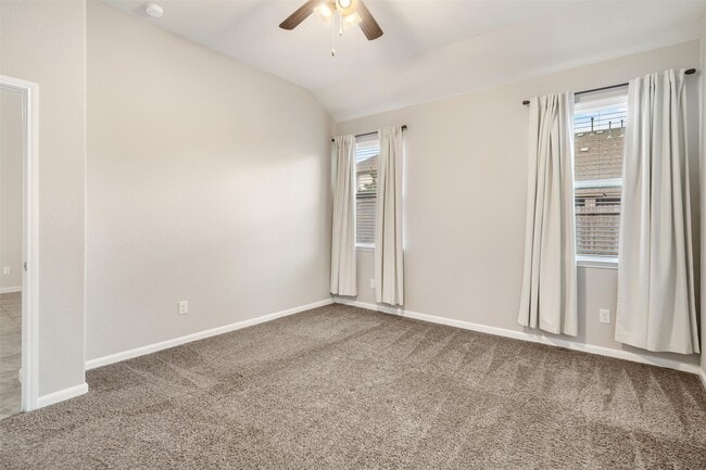 Building Photo - 2722 Kaman Ln