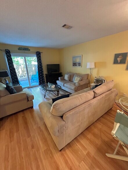 Primary Photo - 375 Bluefish Dr
