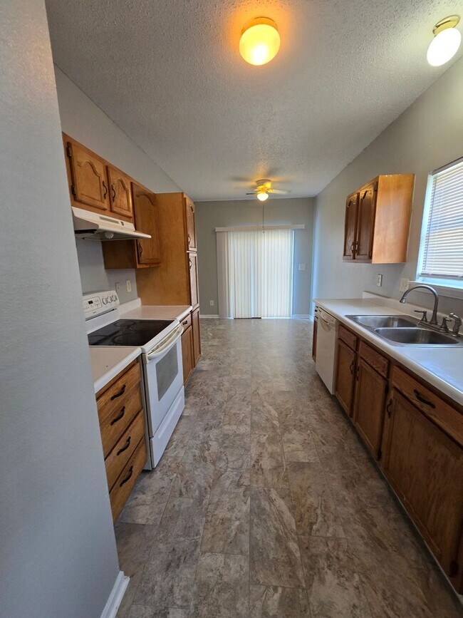 Building Photo - Westside Beautiful Updated 3 Bedroom Home near Raceway Rd and E County Rd 100 S