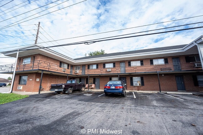 Building Photo - "Charming 1-Bedroom Apartment in Avon with...