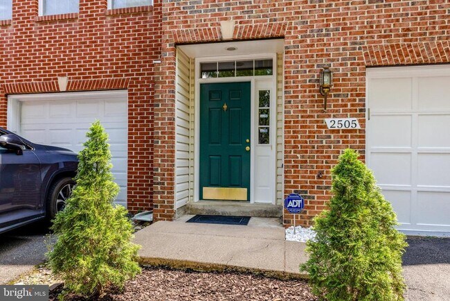 Primary Photo - 2505 James Madison Cir