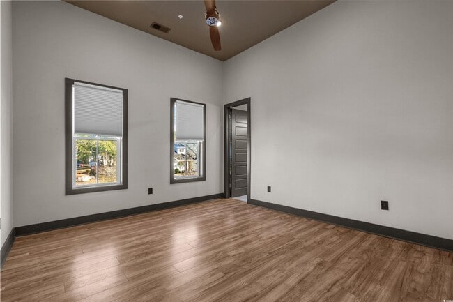 Building Photo - 80 Shady Oak Ln