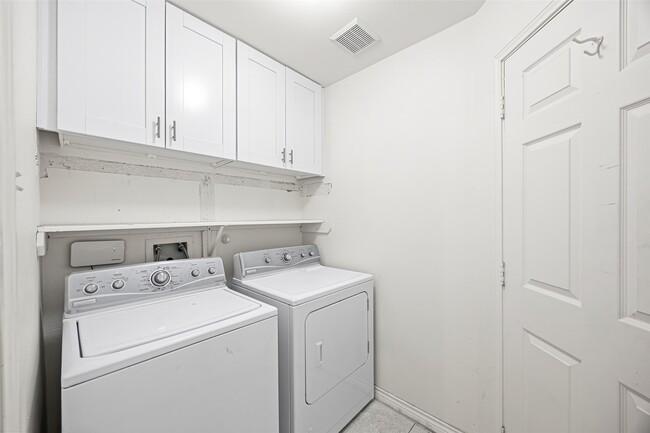 Building Photo - 7331 Wimberly Oaks Ln