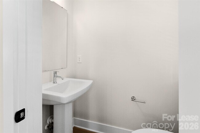 Building Photo - 6017 Irwins Br Dr