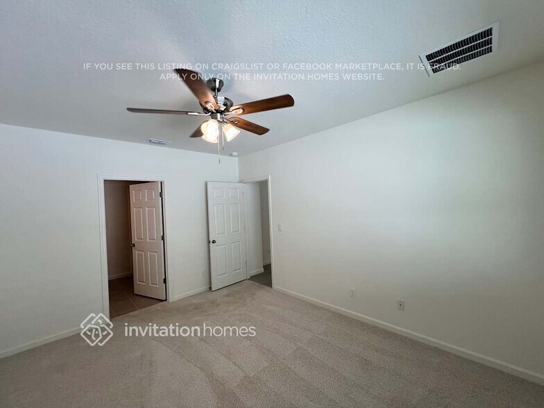 Building Photo - 9671 Seaspray Dr