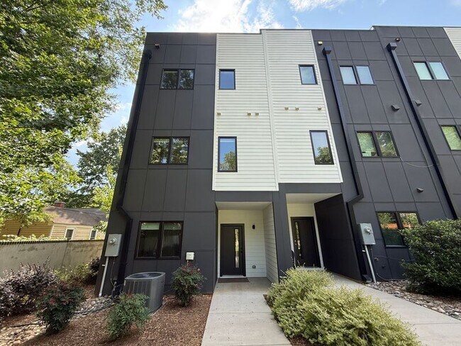 Building Photo - 1029 Gregg St