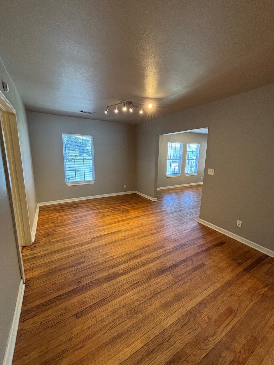 Building Photo - 1134 S Xanthus Ave