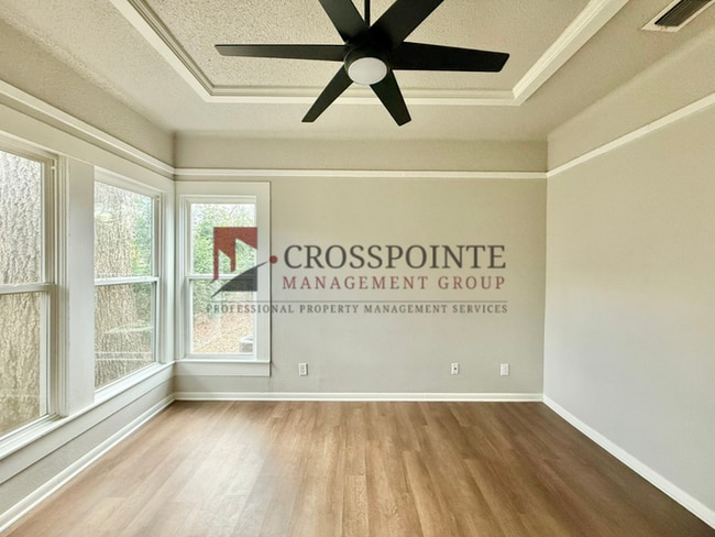 Building Photo - Bright & Modern 1-Bedroom with In-Unit Laundry