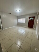 Building Photo - 1605 E Maple Ave