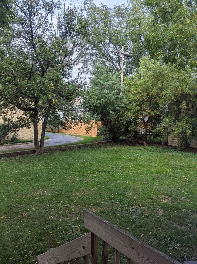 Building Photo - 209 E Wisconsin St