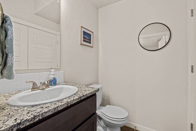 Building Photo - Beautiful Home in Garden City!