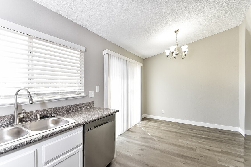 Building Photo - 4361 Faberge Ave